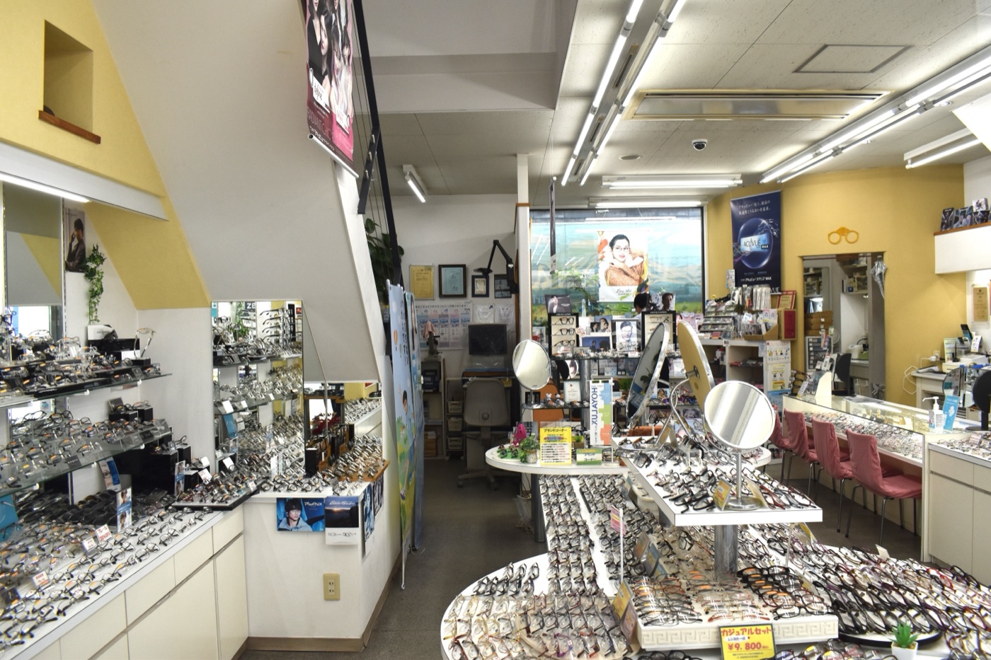 店内の様子（全景）